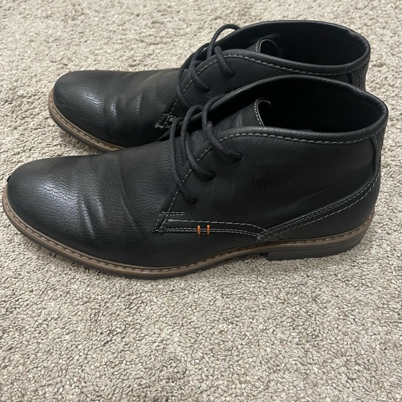 Black Leather Chukka Boots with Classic Lacing - Picture 4 of 6